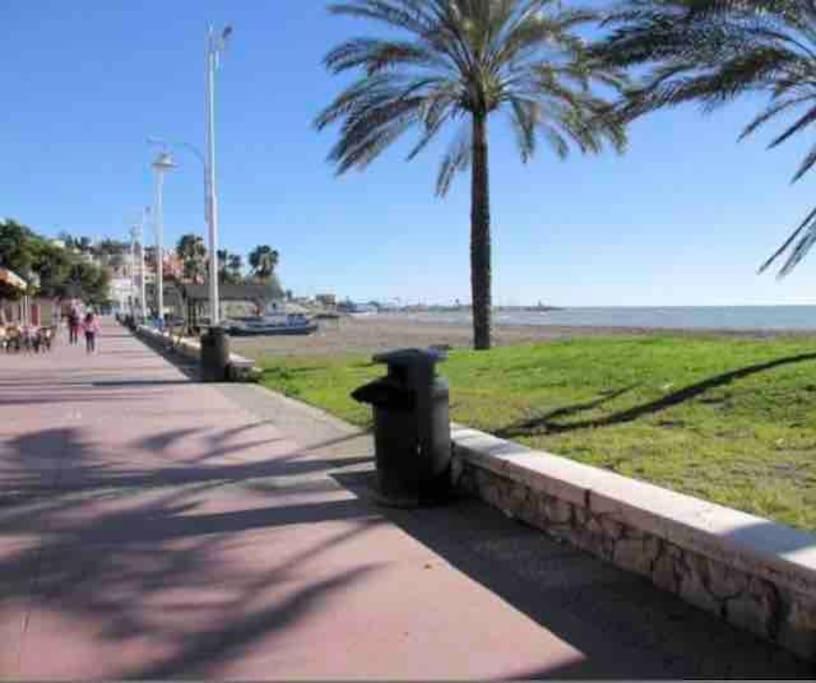 Apartamento En Primera Linea De Playa El Palo Málaga Kültér fotó